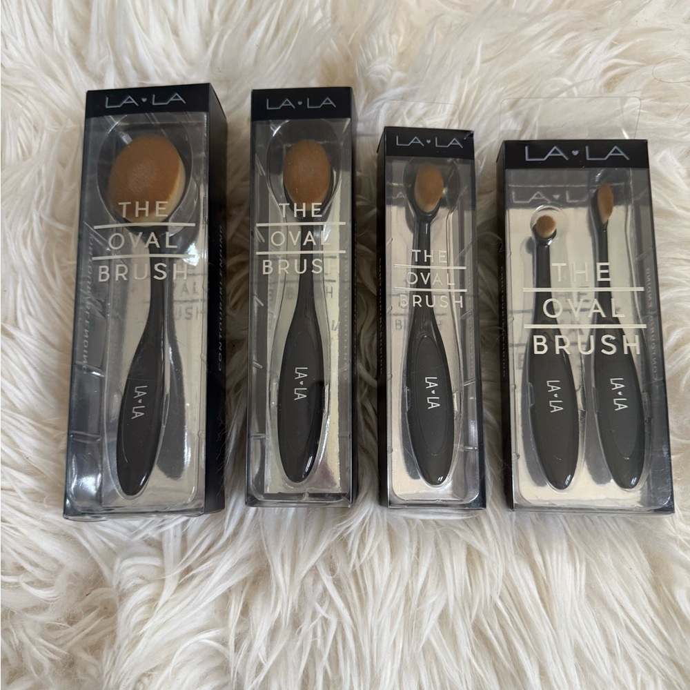 LA LA Oval Makeup Brush sets! NEW!